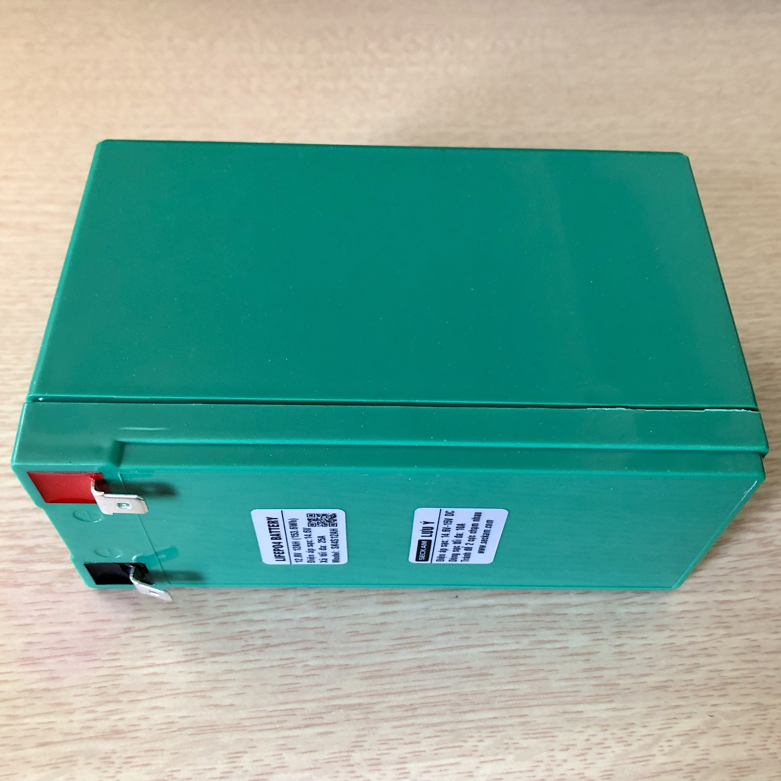 Acquy-Lithium-LifePO4-12V-12Ah-xa-lien-tuc-18A-1