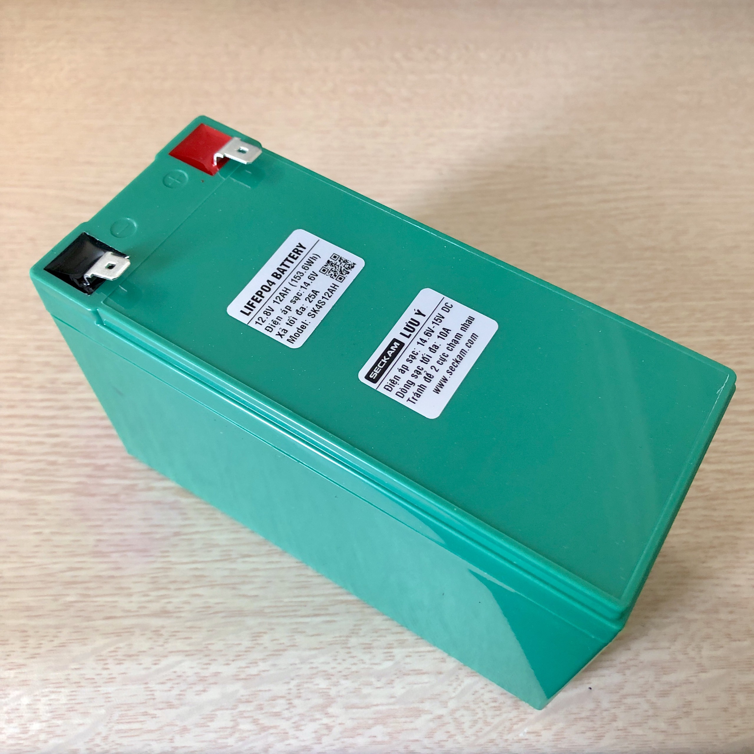 Acquy-Lithium-LifePO4-12V-12Ah-xa-lien-tuc-18A-2